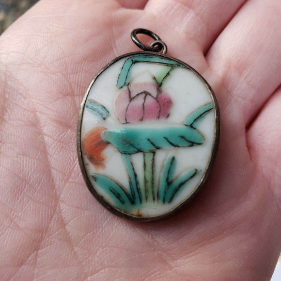 Handpainted Porcelain Lotus Pendant - Picture 5 of 5